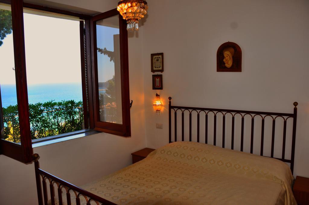 סנטה מריה די קסטלבאטה Villa Laura Sea View Apartments מראה חיצוני תמונה