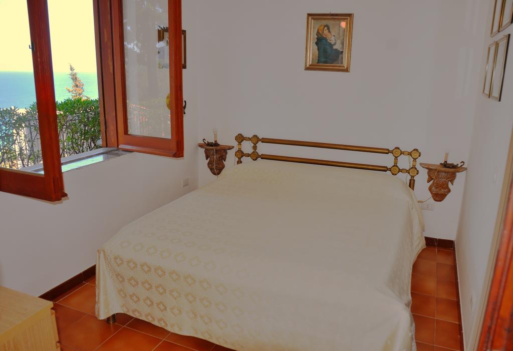 סנטה מריה די קסטלבאטה Villa Laura Sea View Apartments מראה חיצוני תמונה