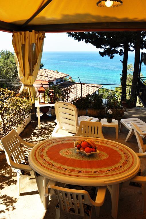 סנטה מריה די קסטלבאטה Villa Laura Sea View Apartments מראה חיצוני תמונה