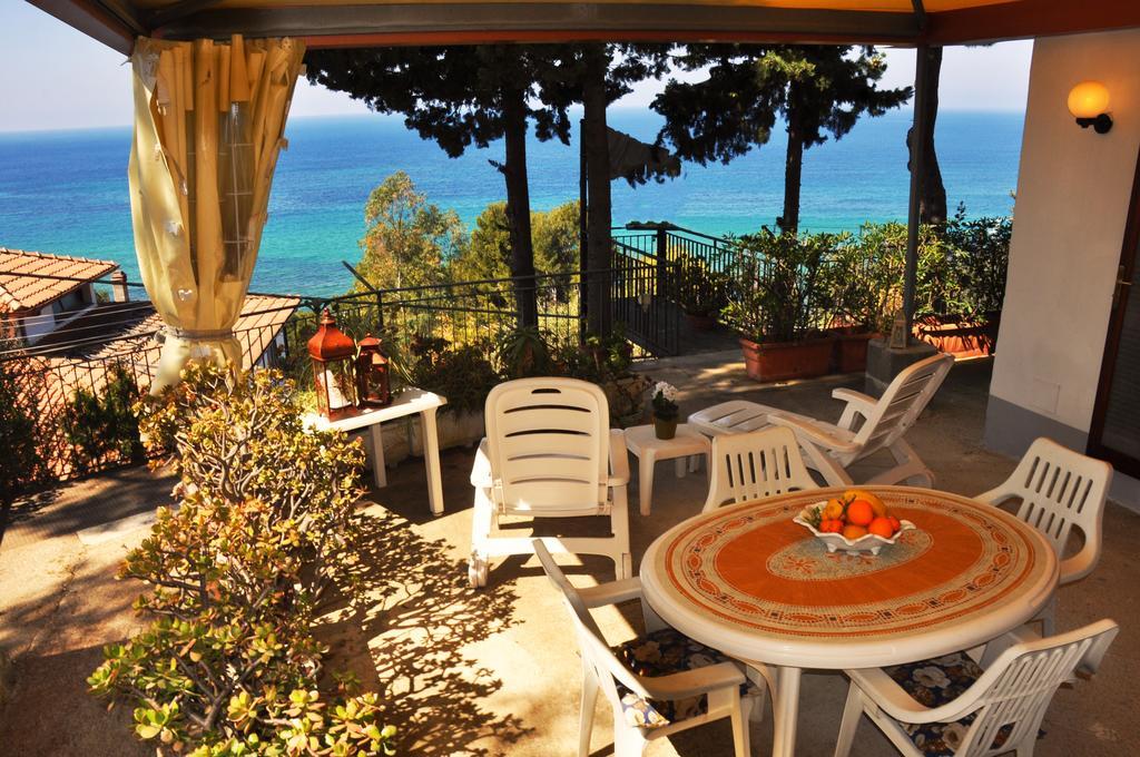 סנטה מריה די קסטלבאטה Villa Laura Sea View Apartments מראה חיצוני תמונה