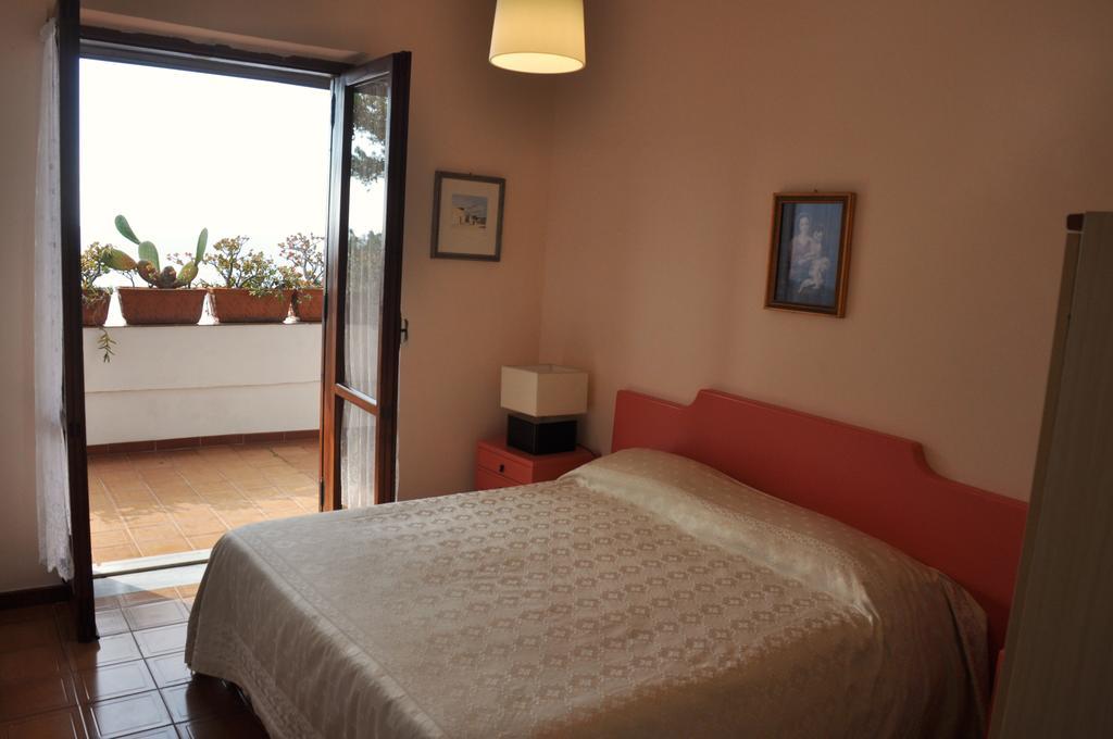 סנטה מריה די קסטלבאטה Villa Laura Sea View Apartments מראה חיצוני תמונה