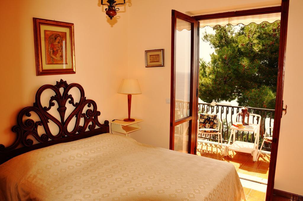סנטה מריה די קסטלבאטה Villa Laura Sea View Apartments מראה חיצוני תמונה