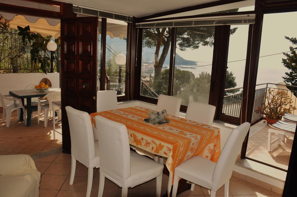 סנטה מריה די קסטלבאטה Villa Laura Sea View Apartments מראה חיצוני תמונה
